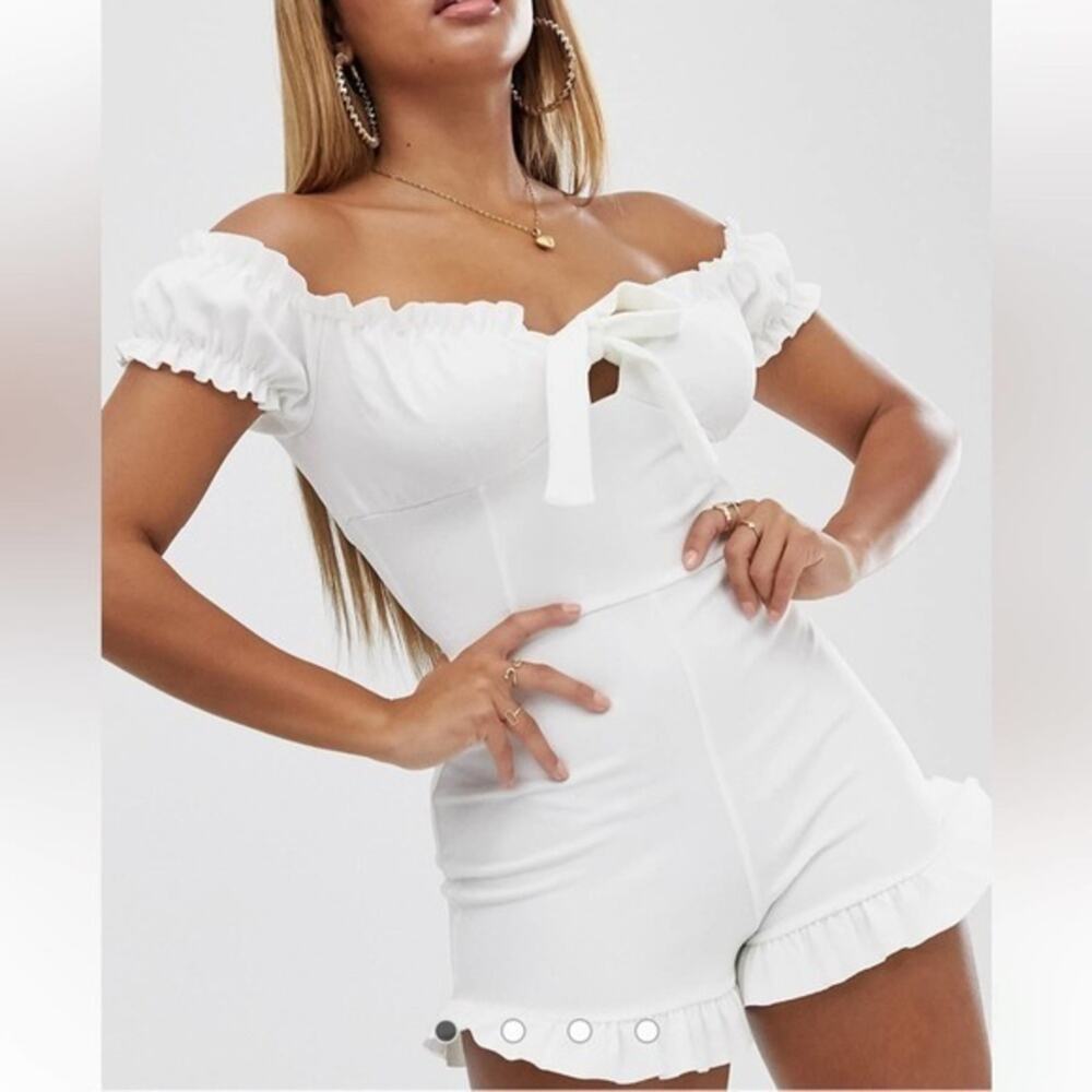 Missguided‎ Petite exclusive milkmaid romper in white. Size M